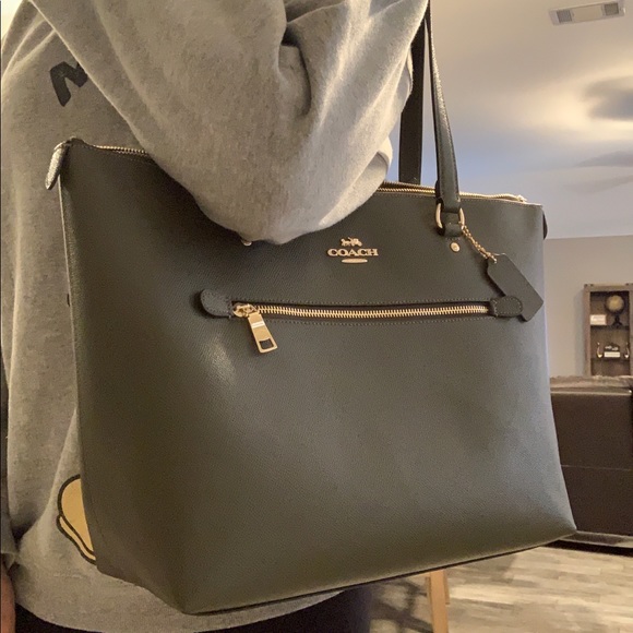 New coach set 💐 olive green bag and wallet - Picture 3 of 8